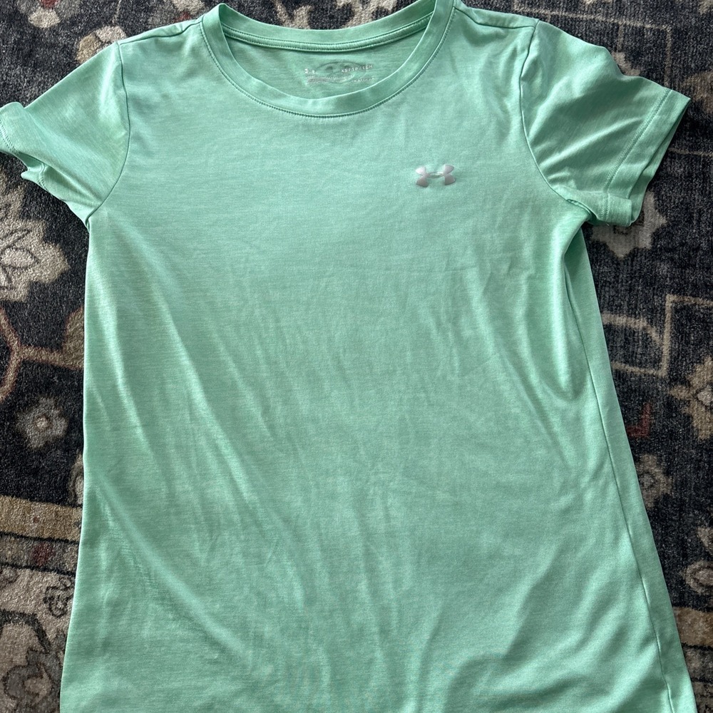 UNDER ARMOUR WOMENS TECH TWIST T SHIRT SIZE XS
